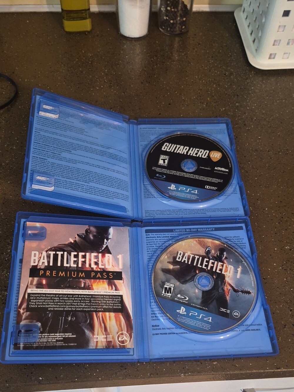 Battlefield 1 & Guitar Hero Live PS4 Game Bundle - EA/DICE - Blue Cases